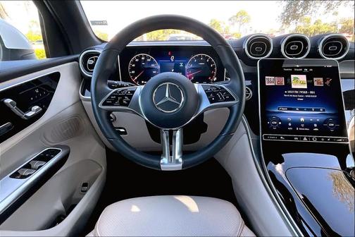 2025 Mercedes-Benz GLC 300 4MATIC