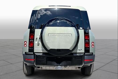 2023 Land Rover Defender 130 SE