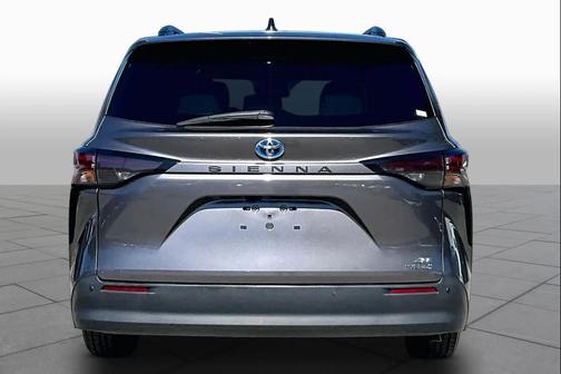 Predawn Gray Mica 2024 Toyota Sienna XLE