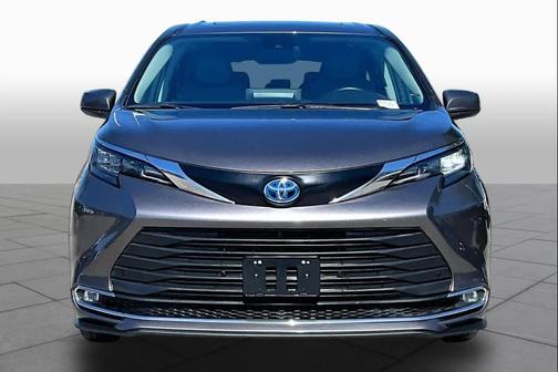 Predawn Gray Mica 2024 Toyota Sienna XLE