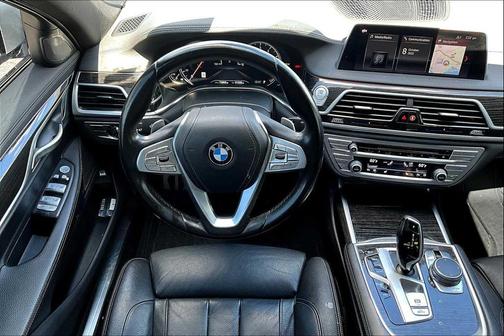 2019 BMW 740 740i