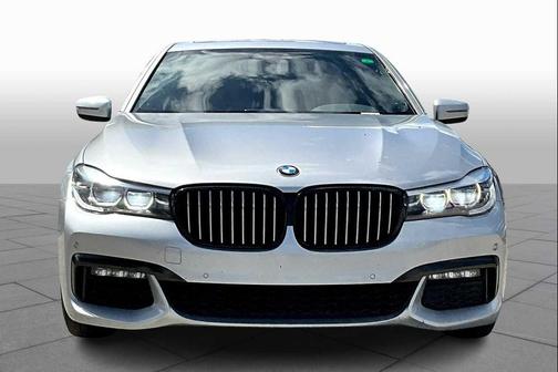 2019 BMW 740 740i