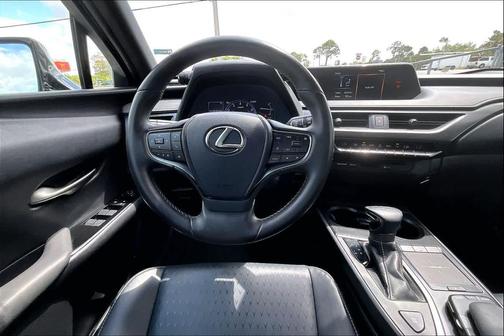 Eminent White Pearl 2021 Lexus UX 200 Base