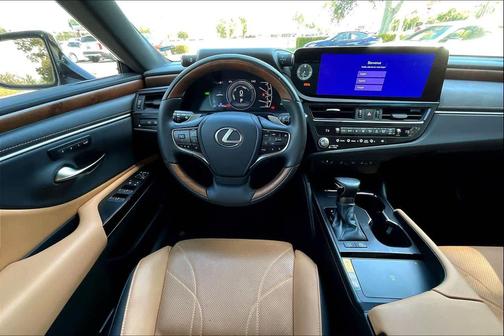 2024 Lexus ES 300h Luxury
