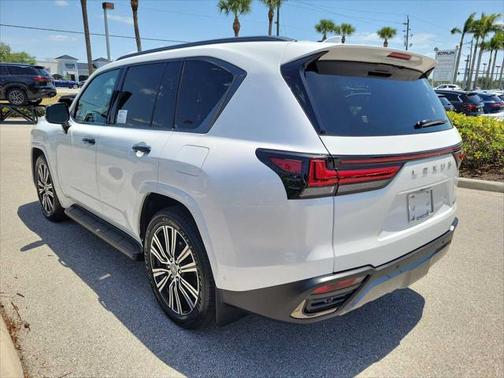 2025 Lexus LX 700h Luxury