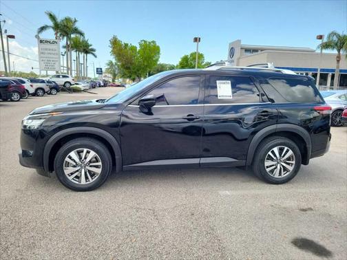 2022 Nissan Pathfinder SL 2WD