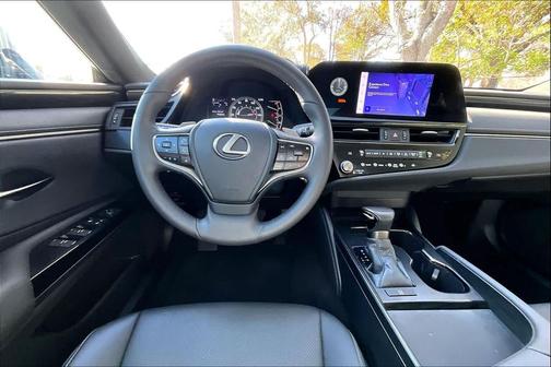 2023 Lexus ES 350 Base