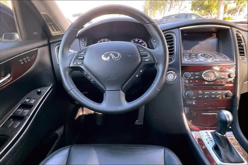 2016 INFINITI QX50 Base