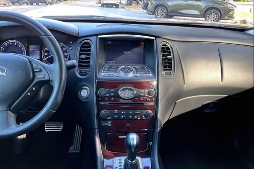 2016 INFINITI QX50 Base