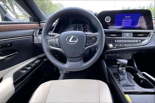 Eminent White Pearl 2025 Lexus ES 350 Base