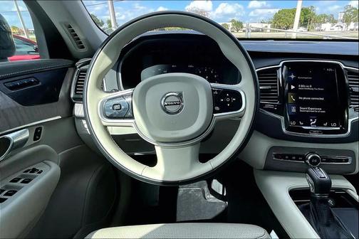 2022 Volvo XC90 T6 Inscription