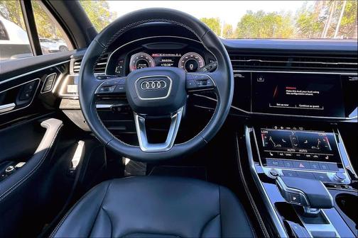 2025 Audi Q7 45 Premium Plus