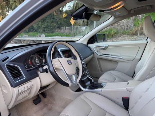 2015 Volvo XC60 T5 Premier