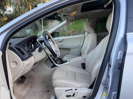 2015 Volvo XC60 T5 Premier