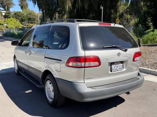 2002 Toyota Sienna XLE