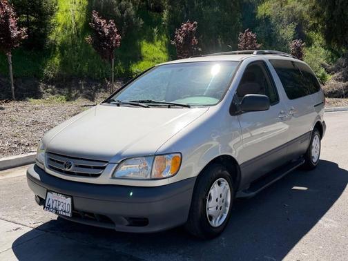2002 Toyota Sienna XLE