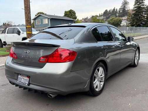 2012 INFINITI G25 Journey