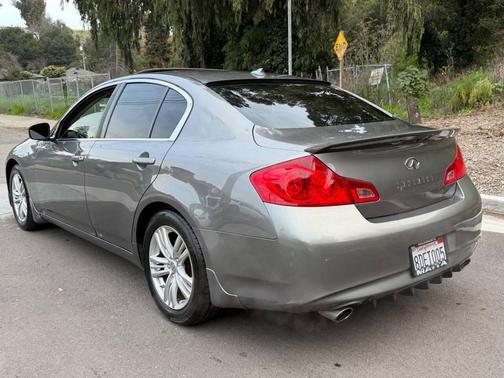 2012 INFINITI G25 Journey