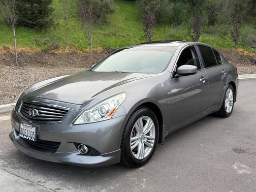 2012 INFINITI G25 Journey