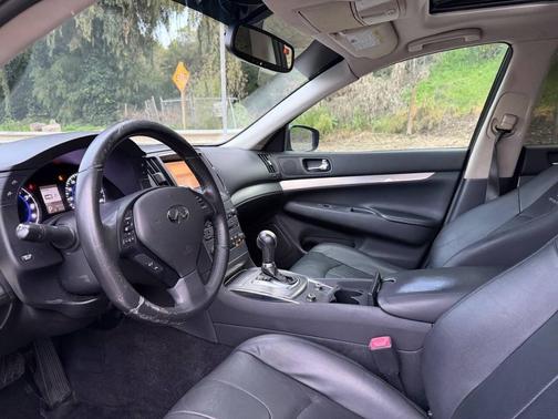 2012 INFINITI G25 Journey