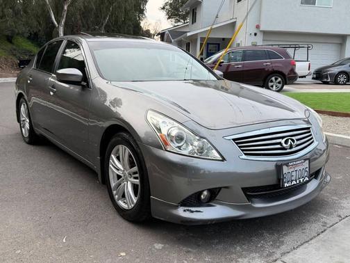 2012 INFINITI G25 Journey