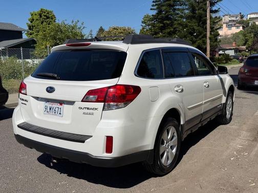 2012 Subaru Outback 2.5i Limited
