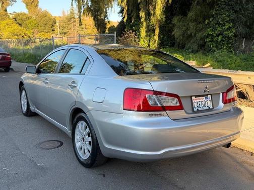 2012 Mitsubishi Galant Base