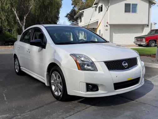 Aspen White 2010 Nissan Sentra 2.0 SR