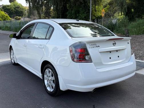 Aspen White 2010 Nissan Sentra 2.0 SR