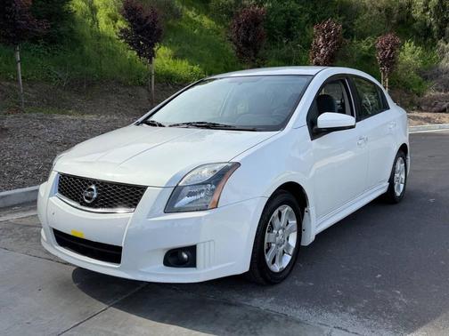 Aspen White 2010 Nissan Sentra 2.0 SR