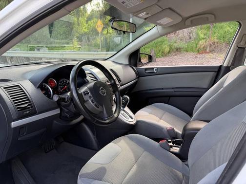 Aspen White 2010 Nissan Sentra 2.0 SR