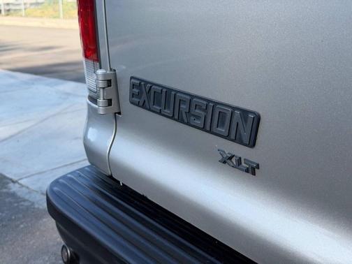 2003 Ford Excursion XLT
