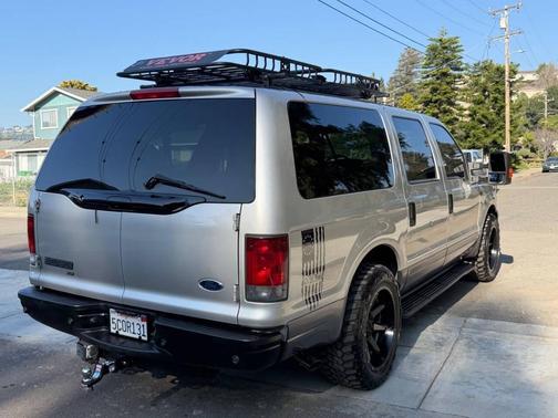 2003 Ford Excursion XLT