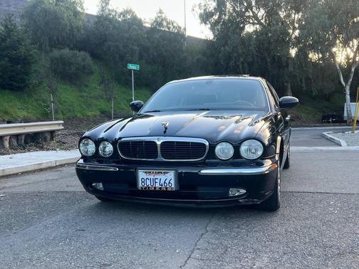 2004 Jaguar XJ Base