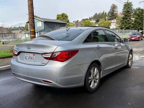 2011 Hyundai SONATA SE