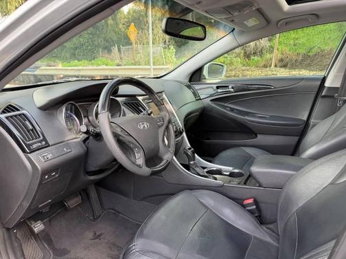 2011 Hyundai SONATA SE