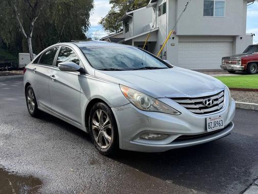 2011 Hyundai SONATA SE