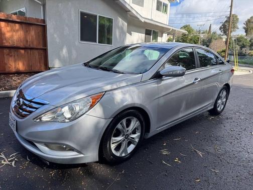 2011 Hyundai SONATA SE