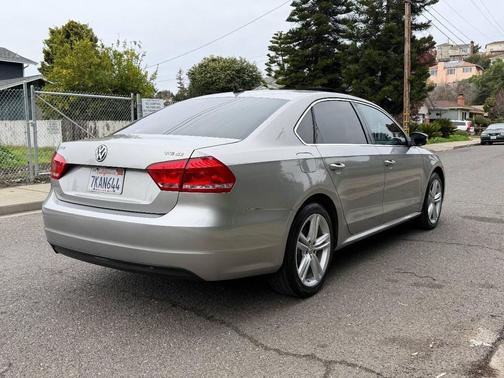 2014 Volkswagen Passat 1.8T Auto SE w/Sunroof & Nav