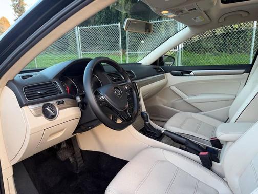 2016 Volkswagen Passat 1.8T SE