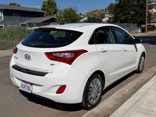 2016 Hyundai Elantra GT Base