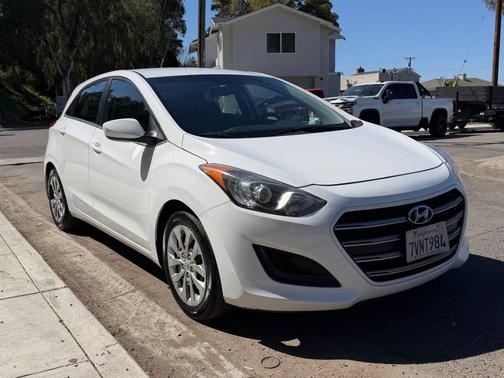 2016 Hyundai Elantra GT Base