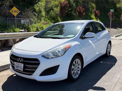 2016 Hyundai Elantra GT Base