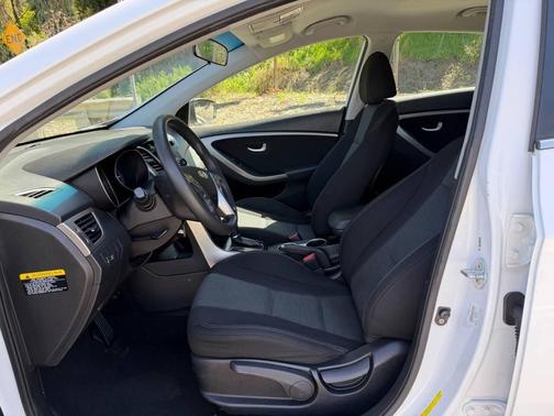 2016 Hyundai Elantra GT Base