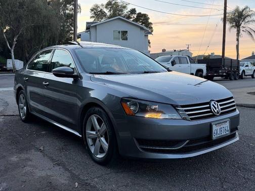 2012 Volkswagen Passat 2.5 SE