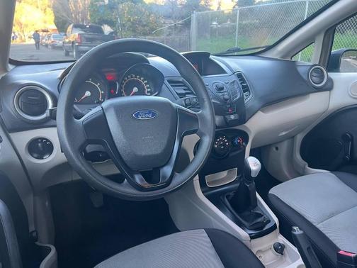 2012 Ford Fiesta S