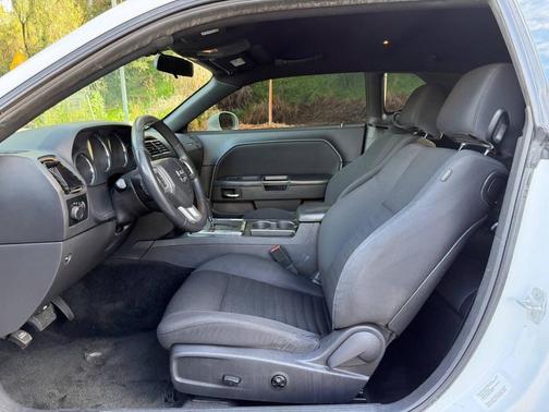 2013 Dodge Challenger SXT