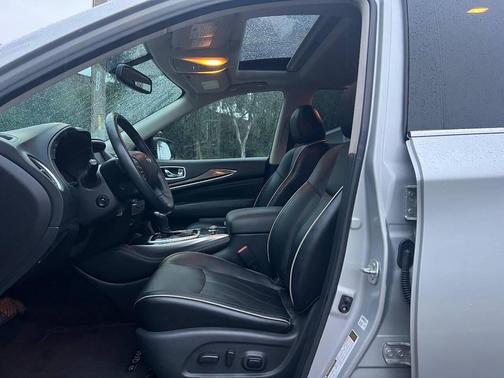 2017 INFINITI QX60 Base