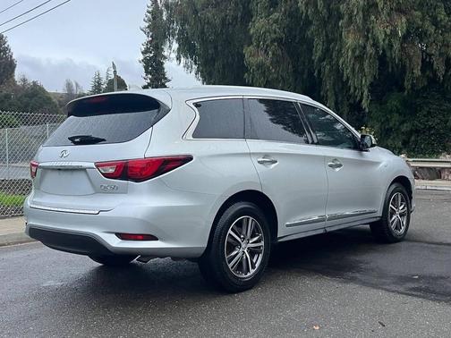 2017 INFINITI QX60 Base