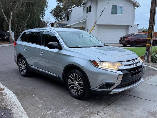2016 Mitsubishi Outlander ES